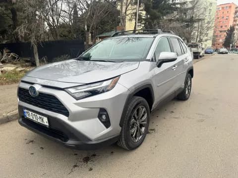 Toyota RAV 4 2024 купить в Москве